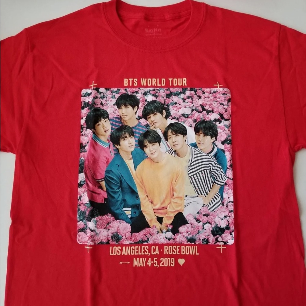 BTS World Tour T Shirt Size M Brand New